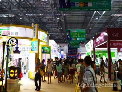 古鎮燈映新程 第十四屆燈博會啟幕，中小企業閃耀創新主陣地