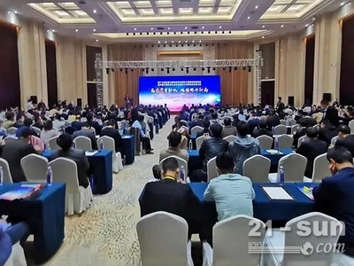 祁俊會長出席全國工程機械與車輛技術質量信息交流會暨質量工作委員會年會，推動行業高質量發展